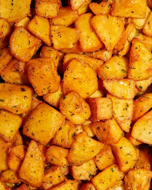 Pommes sautées dorées aux herbes